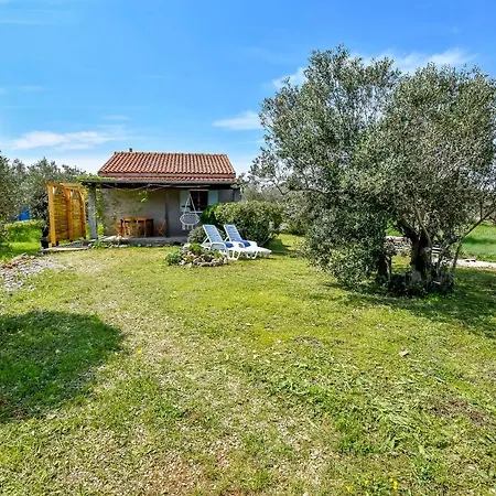 House Zora Nyaraló *