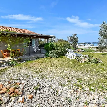 House Zora Holiday home Otok Zizanj