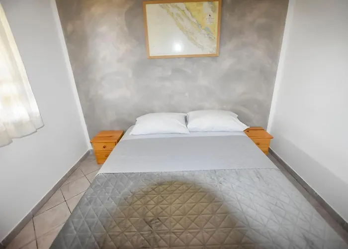 House Zora * Otok Zizanj